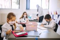 Obowiązuje stan zagrożenia - covidowy wrzesień pokaże, co dalej z obostrzeniami