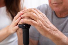 Opieka nad chorymi w domach jest coraz mniej opłacalna