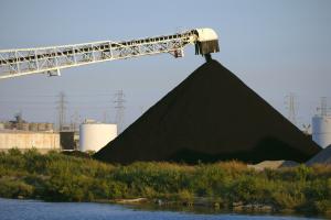 Podmioty pośredniczące w handlu węglem muszą zarejestrować się w porównywarce cen
