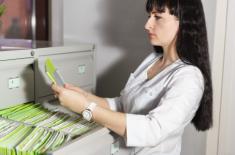 Papierowe bilanse zdrowia w szkołach przejdą do lamusa, ale niezbyt szybko