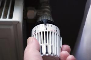 MEiN: Samorządowców musi być stać na ogrzewanie szkoły