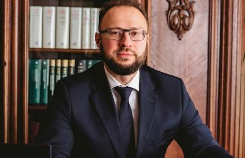 Szalejąca inflacja napędzi falę pozwów frankowych w sądach