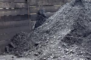 Niespełna 50 procent samorządów podpisało umowy na dostawę węgla