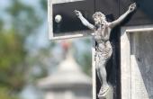 Rząd kończy pracę nad nową ustawą o cmentarzach - zmiany mają wejść w życie w czerwcu