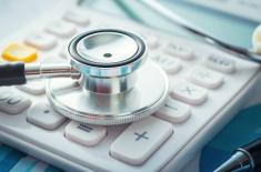 Wchodzi w życie ustawa przesuwająca z budżetu do NFZ finansowanie części świadczeń