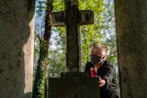 SA: Kult zmarłych nakazuje odmówić ekshumacji