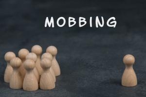 Mobbing w zespole „Mazowsze” - Urząd Marszałkowski odpowiada na wystąpienie RPO