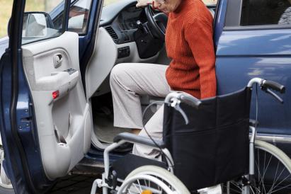 Podwójny limit ulgi dla niepełnosprawnych małżonków za wydatki na auto