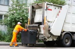 UOKiK ukarał siedmiu przedsiębiorców odbierających odpady za zmowę przetargową
