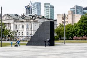 Antyterrorystyczny podnośnik zaglądał do mieszkania podczas uroczystości "smoleńskiej" 