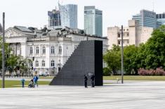 Antyterrorystyczny podnośnik zaglądał do mieszkania podczas uroczystości