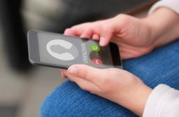 Nowe przepisy mają ograniczyć liczbę SMS-ów wyłudzających dane