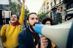 Rząd najwyraźniej upiera się, że urzędnicy nie strajkują