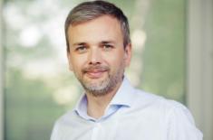 Prof. Mazurek: Lepiej nie zakazywać korzystania ze sztucznej inteligencji, raczej uczyć dobrego jej wykorzystywania