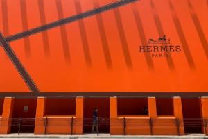 Dom Mody Hermes wygrywa spór o naruszenie prawa ochronnego do swojej torebki