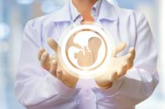 Pomoc przy aborcji karana jak pomoc samobójcy