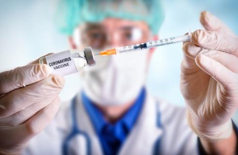 Minister rekomenduje piątą dawkę szczepienia przeciw Covid