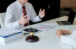 Tomaszu czy panie mecenasie - komunikacja prawnika z klientem to wyzwanie