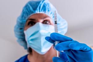 Pielęgniarki mają wystawiać recepty na szczepionki przeciwko grypie