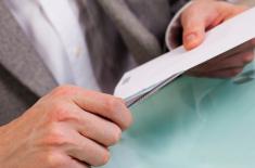 Kowalskiego nie ma w domu? Komornik wręczy pismo dorosłemu domownikowi