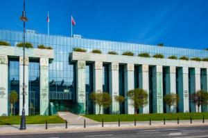 Trzech sędziów SN wnosi o zbadanie konstytucyjności mocy wiążącej uchwał