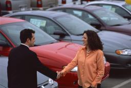 Wdowa nie płaci PIT od sprzedaży spadkowego samochodu