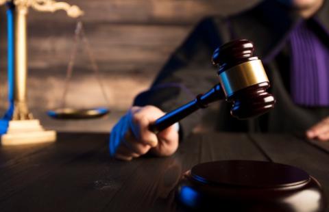 SN: Znieważenia nie było, sędzia ma prawo nawet do niewinnego mówić „oskarżony”