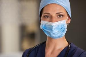 Pensje pielęgniarek i szpitale w coraz ciaśniejszym klinczu złych przepisów