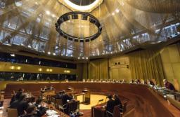 TSUE: Polskie sądy muszą ignorować orzeczenia nielegalnej Izby SN