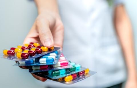 Lista bezpłatnych leków, w tym dużo antybiotyków i tanie produkty
