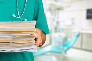 Nowe stawki płacy zasadniczej dla lekarzy rezydentów