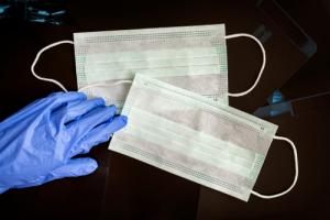 SN: Wątpliwa nagana dla obrońcy bez maseczki w sądzie