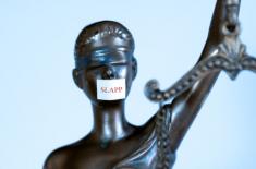 Pozwem czy aktem oskarżenia w aktywistę - Polska przoduje w SLAPPach