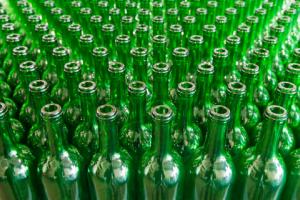 Przepisy o systemie kaucyjnym wchodzą w życie, są problemy z wdrażaniem