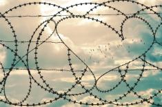 Zatrzymani bezprawnie wolontariusze niosący pomoc dostaną po 10 tys. zł