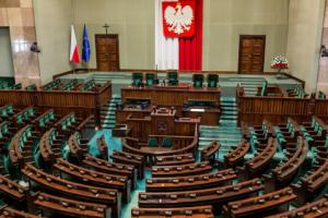 Bez nowego rządu do 11 grudnia, a premier ustawę budżetową kieruje do byłej marszałek Sejmu