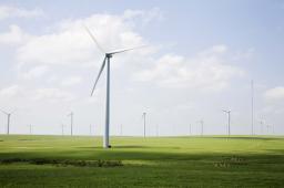Projekt ustawy przedłużającej zamrożenie cen energii jednak bez kontrowersyjnych przepisów o wiatrakach