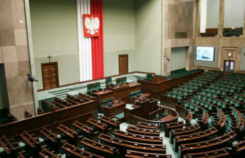 Prezydium Sejmu ukarało posła Brauna za użycie gaśnicy i zgaszenie menory