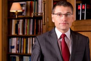 Prof. Bosek: Bez zmiany ustawy o KRS nie będzie trwałej sanacji polskiego wymiaru sprawiedliwości