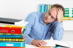 Obowiązki i kontrole przytłaczają firmy, rząd planuje zmiany