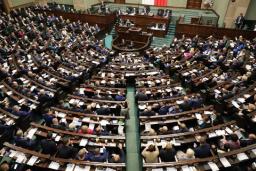 Trzecia Droga złożyła w Sejmie projekt w sprawie aborcji, chce też referendum