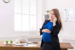 Sąd: Prawo nie zabrania podjęcia pracy przez kobietę w ciąży