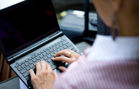 Ministerstwo Cyfryzacji przypomina o przedłużaniu ważności profilu zaufanego on-line