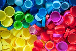 Wąsate nakrętki mogą zablokować charytatywne zbiórki, ale zakazu zbierania nie ma