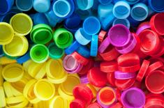 Wąsate nakrętki mogą zablokować charytatywne zbiórki, ale zakazu zbierania nie ma