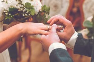 Sąd: W czasie zwolnienia lekarskiego można wziąć ślub