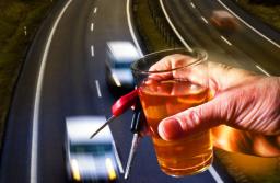 Rząd po kilku tygodniach liberalizuje odbieranie aut pijanym kierowcom
