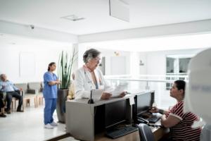 Koszty akredytacji szpitali i POZ. Resort zdrowia podał stawki