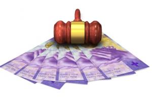 Neo-SN może postawić na odfrankowienie, ale sądy powszechne raczej nie pójdą tą drogą