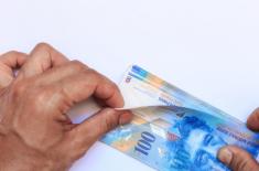 Sprzedaż kredytu frankowego to jak stąpanie po kruchym lodzie